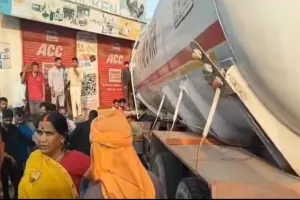 Koderma News : चंदवारा में भीषण सड़क हादसा, 70 वर्षीय वृद्ध की मौत, 10 घायल