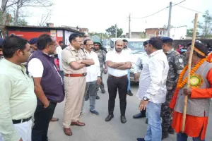 Koderma News: सड़कों पर उमड़ा जनसैलाब: महावीरी ध्वज और डंके की चोट पर झूम उठे रामभक्त