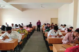 Sahebganj News : मॉडल कॉलेज राजमहल में यूजी प्रथम सेमेस्टर परीक्षा का शुभारंभ