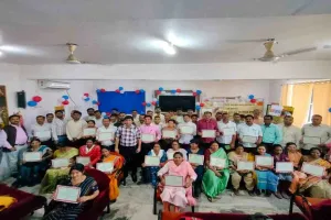 Pakur News : किशोर स्वास्थ्य कार्यक्रम में आरोग्य दूतों का सम्मान, जागरूकता पर जोर