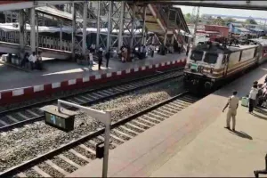 Koderma News: 180 किमी प्रति घंटे की गति से हुआ ट्रायल, हाईस्पीड से दौड़ी ट्रेन