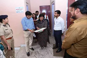 Pakur News: महिला सुरक्षा को लेकर प्रशासन सतर्क, सखी वन स्टॉप सेंटर का निरीक्षण