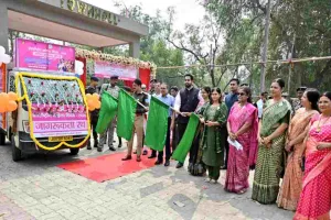 Bokaro News : महिला महोत्सव सप्ताह के तहत पिंक ऑटो जागरूकता रथ रवाना