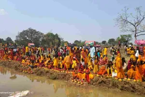 Giridih News: भव्य कलश यात्रा के साथ बजरंगबली प्राण प्रतिष्ठा महायज्ञ का शुभारंभ 