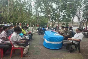 Pakur Neww: पर्वों को लेकर शांति समिति की बैठक आयोजित