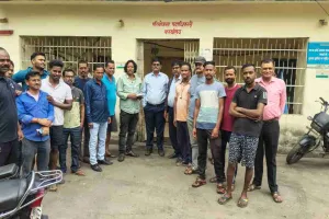 Dhanbad News: मेयर व विधायक के निर्देश पर शुरू हुई पाइपलाइन रीशिफ्टिंग