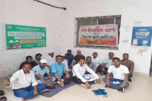 Giridih News: सुबह से शाम तक चला धरना, सरिया को जिला बनाने की उठी मांग