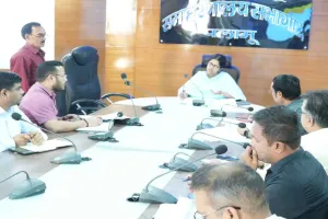 Palamu News: डीसी ने डीईजीएस व ई-गवर्नेंस कार्यों की समीक्षा बैठक की 