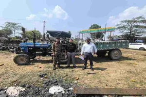 Bokaro News: अवैध रूप से खनिज लदे एक ट्रैक्टर को खनन विभाग ने किया जब्त