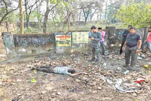 Ramgarh News: बाजार समिति की झाड़ियों में मिला युवक का लहूलुहान शव, हत्या की आशंका