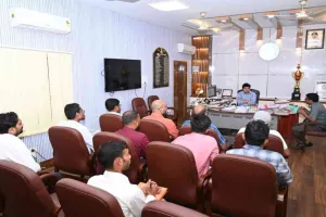 Pakur News: जिला स्तरीय समीक्षा बैठक: अधिकारियों ने प्राप्त आवेदनों की बारीकी से की जांच और सत्यापन