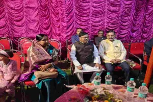 Pakur News : ईद मिलन समारोह मे शामिल हुए विधायक प्रो. स्टीफन मरांडी 