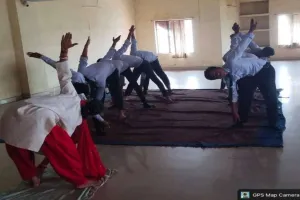 Pakur News: जिले के गांवों और प्रखंडों में योग और प्राणायाम का महाभियान