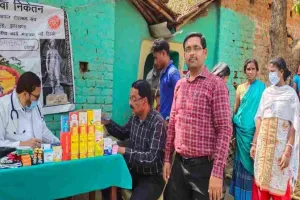 Pakur News: स्वास्थ्य शिविर का आयोजन, 100 से अधिक लोगों की जांच