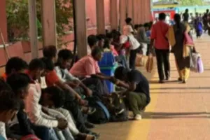 Sahebganj News: रोजी-रोटी के चक्कर में परदेश गए प्रवासियों को 'खाने के लाले' 