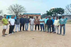 Hazaribagh News: समाजसेवी बिनोद यादव की पहल से टूर्नामेंट का आगाज
