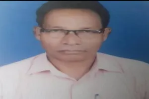 Chaibasa News: टाटा–हाता मार्ग पर खड़े ट्रक से टकराई बाइक, शिक्षक वीर प्रताप मुर्मू का दुखद निधन