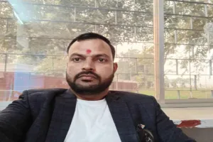 Palamu News: निजी स्कूलों की मनमानी पर फूटा गुस्सा, री-एडमिशन फीस बंद करने की मांग तेज