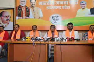 गरीब-गुरबों को रहने का आवास नहीं, हेमंत सोरेन झारखंड में बनाएंगे शीश महल: आदित्य साहू