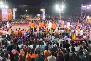 Koderma News: ब्लॉक मैदान में रामनवमी पर विशेष आयोजन, झांकियों व करतब का प्रदर्शन