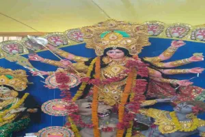 Ramgarh News: सार्वजनिक दुर्गा मंदिर में महाअष्टमी पर खीर भोग का वितरण