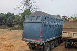 Dumka News: DTO का 'संडे सरप्राइज': दो पत्थर लदे हाईवा जब्त, मची खलबली