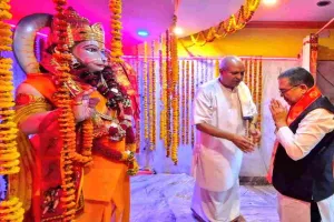 रामनवमी पर बोकारो में मिसाल, DC ने राम मंदिर में किया पूजा-अर्चना