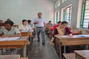 JPSC परीक्षा 2025: गिरिडीह में उपायुक्त ने किया सेंटरों का निरीक्षण, कड़ी सुरक्षा व्यवस्था