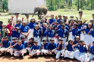 Ranchi News: एम एम के हाई स्कूल के बच्चों ने बिरसा जैविक उद्यान में जाना वन्यजीवों का संसार