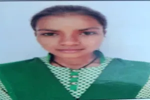 Koderma News: 16 वर्षीय छात्रा का फंदे से झूलता मिला शव, प्रेम प्रसंग या साजिश?