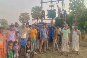 Pakur News: उपासना मरांडी के प्रयास रंग लाए, गायबाथान के मोमिन टोला में लगा नया ट्रांसफार्मर