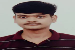 Deoghar News: मधुपुर के माधव लच्छीरामका ने JEE में मचाया धमाल, पहले प्रयास में 99.75% अंक