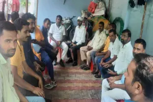 Koderma News: बाबूलाल यादव के निधन से खेड़ोबर में शोक, शिक्षक समुदाय ने दी भावभीनी श्रद्धांजलि