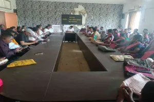 Palamu News: सामाजिक सुरक्षा पेंशन योजना को लेकर सोशल आडिट के लिए बीडीओ सह सीओ ने की बैठक