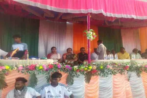 Pakur News: दो दिवसीय फुटबॉल प्रतियोगिता का समापन, फूलझिझरी ने जीता खिताब