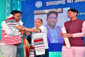 Palamu News: नगर पंचायत अध्यक्ष अरविंद कुमार 'चुनमुन' को मिला प्रतिष्ठित 