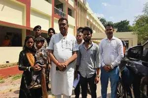 Hazaribagh News: एक मां, एक मासूम और 38 घंटे का रहस्य… आखिर थाने में क्या हुआ?