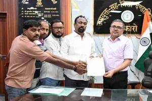 Bokaro News: वेदांता ईएसएल कंपनी के मनमाने रवैये को लेकर विधायक ने उपायुक्त को सौंपा ज्ञापन