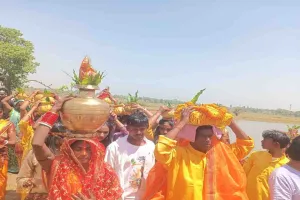 Dumka News: मयूरनाथ में भव्य कलश शोभा यात्रा के साथ सप्तदिवसीय श्रीमद्भागवत कथा का शुभारंभ