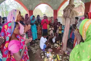 Dumka News: संताल समाज की पहल: मांझी थान में हर सप्ताह होगी पूजा, युवाओं को जोड़ने का प्रयास