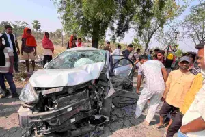 Palamu News: भीषण सड़क हादसा: NH-98 पर स्कॉर्पियो और एर्टिगा की जोरदार टक्कर