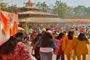 Sahebganj News: साक्षरता चौक में श्रीलक्ष्मी नारायण महायज्ञ का छठा दिन, महामंडलेश्वर ने दिया सनातन धर्म का संदेश