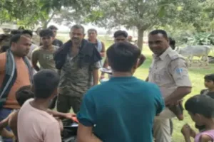 Sahebganj News: मिट्टी लदे ट्रैक्टर की टक्कर से महिला घायल, ग्रामीणों ने किया विरोध-प्रदर्शन