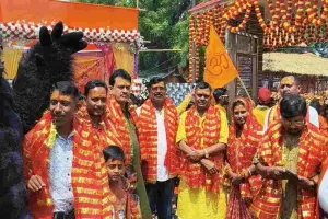 Bokaro News: जयकारों से गूंजा स्वांग, पांच दिवसीय रुद्र महायज्ञ के लिए निकली भव्य कलश यात्रा