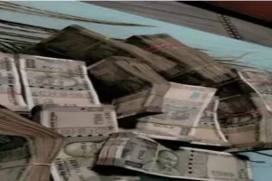 Bokaro News: ट्रेजरी घोटाला: ₹3.15 करोड़ की गड़बड़ी पर डीसी का बड़ा एक्शन, अकाउंटेंट गिरफ्तार