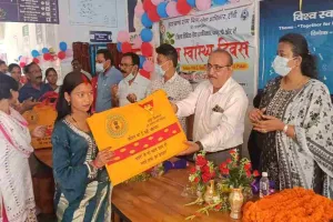 शहरी स्वास्थ्य केंद्र पाकुड़ में हेल्थ अवेयरनेस कैंप, टीबी मरीजों को मिला पोषण किट