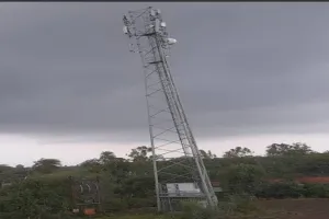 Sahebganj News: जिओ एयरटेल टावर बना 'शोपीस', 5G के दौर में 2G जैसी स्पीड से ग्रामीण परेशान