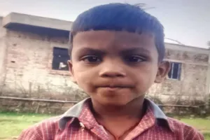 Koderma News: रात में मां के पास सोया था बच्चा, सुबह कुएं में मिला शव… आखिर क्या हुआ?