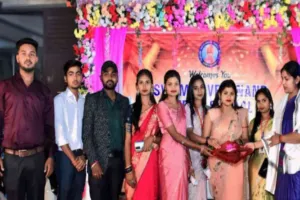 Koderma News: स्वामी विवेकानन्द पब्लिक स्कूल में भव्य वार्षिकोत्सव, सांस्कृतिक कार्यक्रमों ने जीता दिल