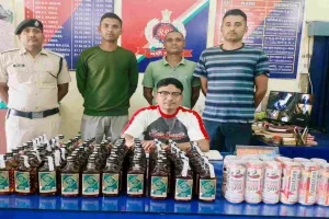 Sahebganj News: अवैध शराब तस्करी पर चला बरहरवा आरपीएफ का डंडा, 8300 अवैध शराब की बोतलें बरामद